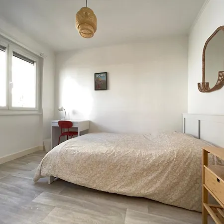 Apartment Le Lemptegy - Confortable T4 Proche De La Gare Avec Petit Balcon *