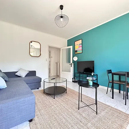 Apartment Le Lemptegy - Confortable T4 Proche De La Gare Avec Petit Balcon