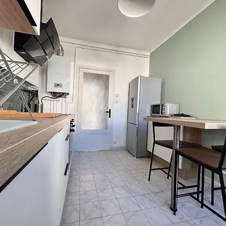 Le Lemptegy - Confortable T4 Proche De La Gare Avec Petit Balcon *