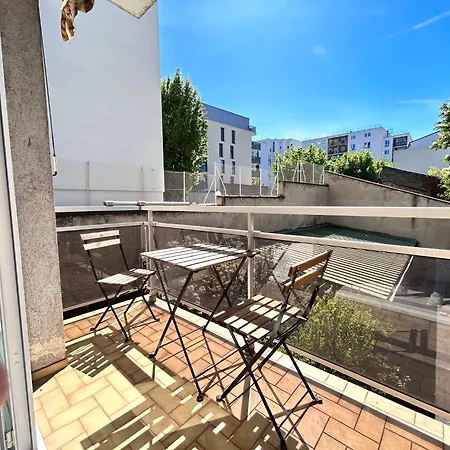 Apartment Le Lemptegy - Confortable T4 Proche De La Gare Avec Petit Balcon Clermont-Ferrand